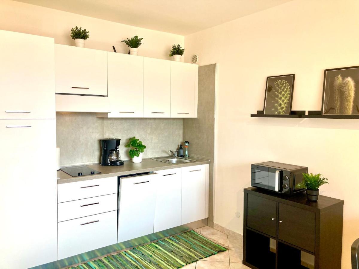 Appartamento Peppino Mit Seeblick Und Pool Riva del Garda Exterior foto